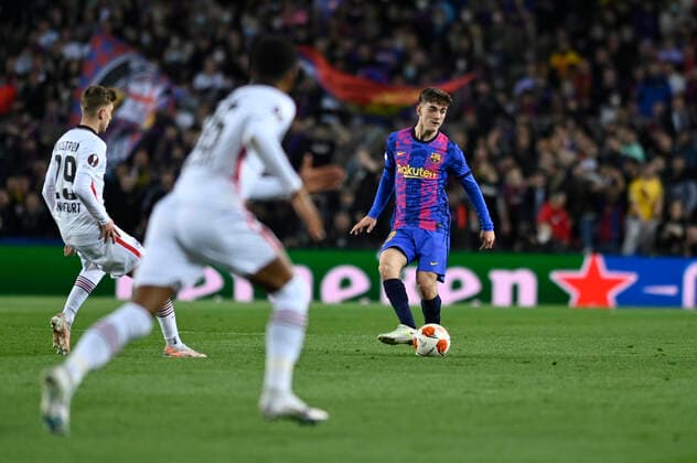 14th April 2022 Camp Nou Barcelona Spain UEFA Europa League Quarter Final FC Barcelona vs Eintracht Frankfurt Gavi Barcelona controlling the ball to make a pass Barcelona Barcelona Barcelona Spain Soccer Copyright: xGerardxFrancox xAgenciaxLOFx