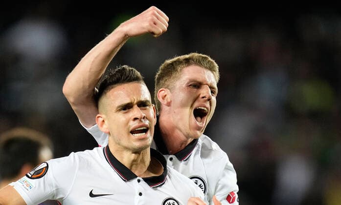 14 04 2022, xslx, football UEFA Europa League, FC Barcelona Eintracht Frankfurt emspor, v l goal celebration after celebrating the goal celebrate 0 2 by Rafael Borre, Rafael Santos Borre Maury Eintracht Frankfurt Kristijan Jakic Eintracht Frankfurt DFL DFB REGULATIONS PROHIBIT ANY USE OF PHOTOGRAPHS as IMAGE SEQUENCES and or QUASI VIDEO Barcelona