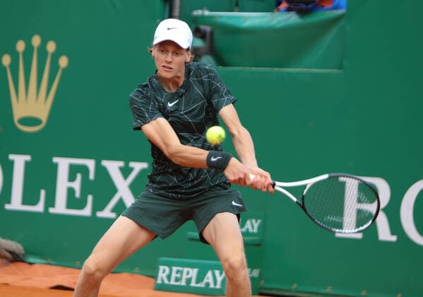 Jannik Sinner of Italy during the Rolex Monte-Carlo Masters 2022, ATP, Tennis Herren Masters 1000 tennis tournament on April 14, 2022 at Monte-Carlo Country Club in Roquebrune-Cap-Martin, France - Photo Laurent Lairys TENNIS : Monte Carlo 2022 - Monaco - 14 04 2022 LaurentLairys Panoramic 