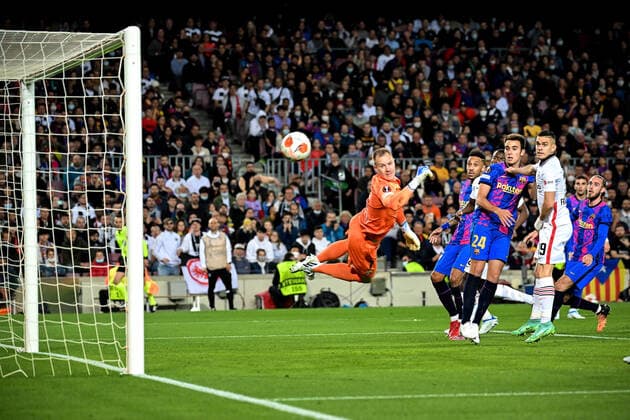 Barcelona, Camp Nou, 11 04 22, ESP, Men, UEFA Europa League, Season 2021 2022, FC Barcelona Eintracht Frankfurt picture goalkeeper Marc Andre ter Stegen Barcelona in action Only for journalistic use Only for editorial use According to UEFA regulations it is prohibited to use or have used photographs taken in the stadium and or from the game in the form of sequence images and or video-like photo series UEFA regulations prohibit any use of photographs as image sequences and or quasi video Catalonia Spain