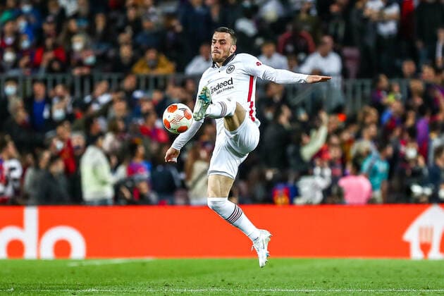 Filip Kostic Eintracht Frankfurt, 10 on the ball, in action, individual action, ESP, FC Barcelona vs Eintracht Frankfurt, Europa League quarterfinals, season 2021 2022, 14 04 2022, DFB DFL regulations prohibit any use of photographs as image sequences and or quasi video , ESP, FC Barcelona vs Eintracht Frankfurt, Europa League quarterfinals, season 2021 2022, 14 04 2022 Barcelona Copyright: xEibner-Pressefoto BoiaxGabrielx EP_EEP