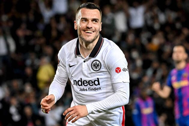 Barcelona, Camp Nou, 11 04 22, ESP, Men, UEFA Europa League, 2021 2022 season, FC Barcelona Eintracht Frankfurt picture Filip Kostic Frankfurt celebrates his goal to make it 3 0 Only for journalistic use Only for editorial use According to UEFA regulations, it is forbidden to exploit or have exploited photographs taken in the stadium and or from the match in the form of sequence images and or video-like photo series UEFA regulations prohibit any use of photographs as image sequences and or quasi video Catalonia Spain