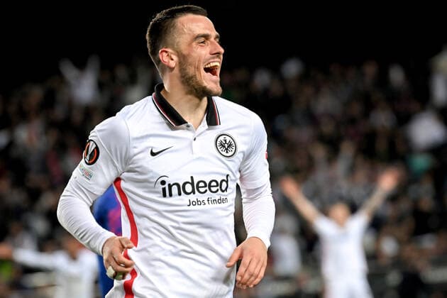 Barcelona, Camp Nou, 11 04 22, ESP, Men, UEFA Europa League, 2021 2022 season, FC Barcelona Eintracht Frankfurt picture Filip Kostic Frankfurt celebrates his goal to make it 3 0 Only for journalistic use Only for editorial use According to UEFA regulations, it is forbidden to exploit or have exploited photographs taken in the stadium and or from the match in the form of sequence images and or video-like photo series UEFA regulations prohibit any use of photographs as image sequences and or quasi video Catalonia Spain