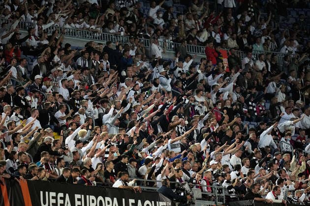 14 04 2022, xslx, football UEFA Europa League, FC Barcelona Eintracht Frankfurt emspor, v l jubilation joy of victory fans Eintracht Frankfurt, mood, scarves, DFL DFB REGULATES PROHIBIT ANY USE OF PHOTOGRAPHS as IMAGE SEQUENCES and or QUASI VIDEO Barcelona