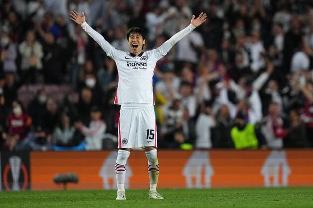Mandatory Credit: Photo by Bagu Blanco Pressinphoto Shutterstock (12895065al) Daichi Kamada of Eintracht Frankfurt celebrates the victory at full time FC Barcelona, Barca v Eintracht Frankfurt, UEFA Europa League, Quarter Final. Football, Camp Nou Stadium, Barcelona, Spain - 14 Apr 2022 Editorial use only FC Barcelona v Eintracht Frankfurt, UEFA Europa League, Quarter Final. Football, Camp Nou Stadium, Barcelona, Spain - 14 Apr 2022 Editorial use only Copyright: xBaguxBlanco Pressinphoto Shutterstockx 12895065al