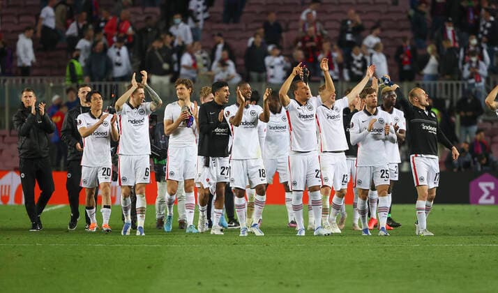 14 04 2022, Football UEFA Europa League, FC Barcelona Eintracht Frankfurt, emonline, emspor, v l , Eintracht players celebrate away win DFL DFB REGULATES PROHIBIT ANY USE OF PHOTOGRAPHS AS IMAGE SEQUENCES AND OR QUASI VIDEO xdcx Copyright: HMBxMedia