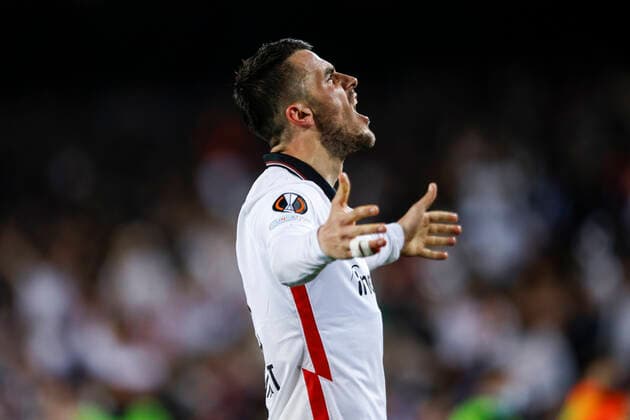 FC Barcelona, Barca V Eintracht Frankfurt - Europa League 10 Filip Kostic of Eintracht Frankfurt celebrates his goal during the second leg quarter finals of Europa League match between FC Barcelona and Eintracht Frankfurt at Camp Nou Stadium on April 14, 2022 in Barcelona, Spain. Barcelona Spain  Copyright: xXavierxBonillax originalFilename:bonilla-fcbarcel220414_npfMT.jpg