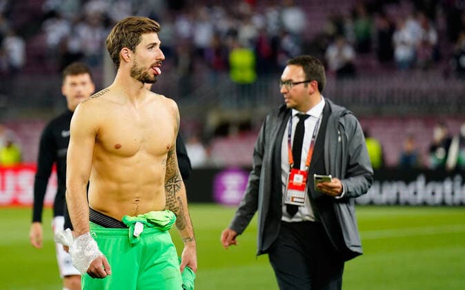 14 04 2022, xslx, football UEFA Europa League, FC Barcelona Eintracht Frankfurt emspor, v l jubilation joy of victory Kevin Trapp Eintracht Frankfurt DFL DFB REGULATES PROHIBIT ANY USE OF PHOTOGRAPHS as IMAGE SEQUENCES and or QUASI VIDEO Barcelona