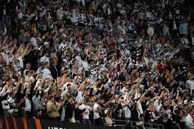 14 04 2022, xslx, football UEFA Europa League, FC Barcelona Eintracht Frankfurt emspor, v l jubilation joy of victory fans Eintracht Frankfurt, mood, scarves, DFL DFB REGULATES PROHIBIT ANY USE OF PHOTOGRAPHS as IMAGE SEQUENCES and or QUASI VIDEO Barcelona