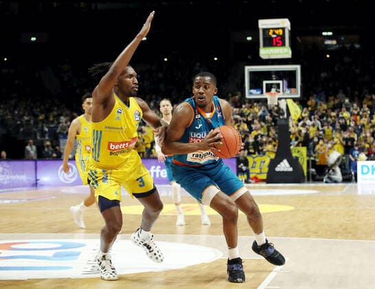 Jaleen Smith, Semaj Christon action game scene duel sports basketball BBL Bundesliga men season 2021 2022 15 04 2022 ALBA Berlin vs ratiopharm Ulm