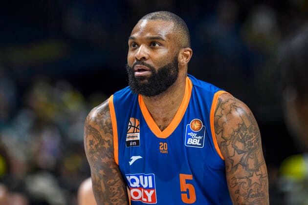 Sean Evans ratiopharm Ulm, 05 , punter GER, Alba Berlin vs rationpharm ulm, BBL, Basketball Bundesliga Maenner, 31 Spieltag, Saison 2021 2022, 15 04 2022, GER, Alba Berlin vs rationpharm ulm, BBL, Basketball Bundesliga Maenner, 31 Spieltag, Saison 2021 2022, 15 04 2022, Berlin Copyright: xEibner-Pressefoto UwexKochx EP_UKH