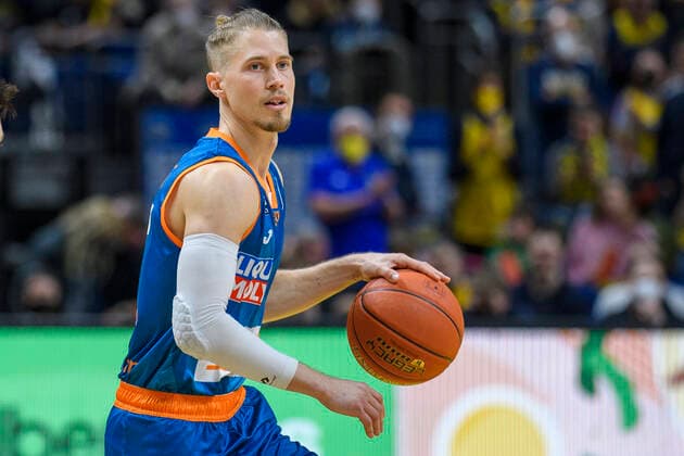 Thomas Klepeisz ratiopharm Ulm, 22 , punter GER, Alba Berlin vs rationpharm ulm, BBL, Basketball Bundesliga Maenner, 31 Matchday, Season 2021 2022, 15 04 2022, GER, Alba Berlin vs rationpharm ulm, BBL, Basketball Bundesliga Maenner, 31 Matchday, Season 2021 2022, 15 04 2022, Berlin Copyright: xEibner-Pressefoto UwexKochx EP_UKH