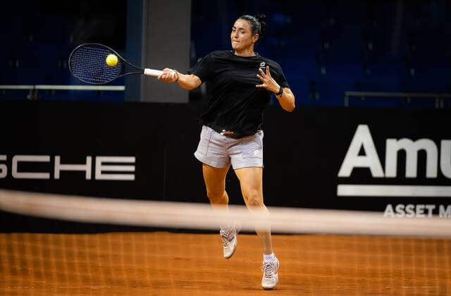 April 15, 2022, STUTTGART, GERMANY: Ons Jabeur of Tunisia during practice ahead of the 2022 Porsche Tennis Grand Prix WTA, Tennis Damen 500 tennis tournament STUTTGART GERMANY - ZUMAa181 20220415_zaa_a181_013 Copyright: xRobxPrangex