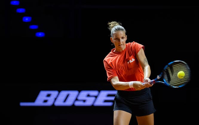 April 15, 2022, STUTTGART, GERMANY: Karolina Pliskova of the Czech Republic during practice at the 2022 Porsche Tennis Grand Prix WTA, Tennis Damen 500 tennis tournament STUTTGART GERMANY - ZUMAa181 20220415_zaa_a181_034 Copyright: xRobxPrangex