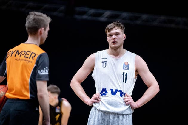 Maik Kotsar No 11 Hamburg Towers Basketball Loewen Braunschweig Hamburg Towers Basketball Loewen Braunschweig Hamburg Towers, basketball, BBL, season 2021 2022, 16 04 2022 Braunschweig Copyright: xDanielxReinelt xEibner-Pressefotox EP_drt