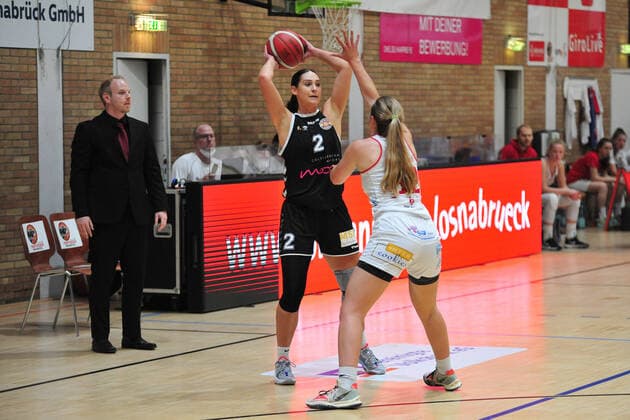 Basketball DBBL Play GiroLive Panthers Osnabrück Rheinland Lions on 16 04 2022 at the home of panthers in Osnabrück Taylor Wurtz Purifoy Cologne in a duel with Jill Townsend Osnabrück BK