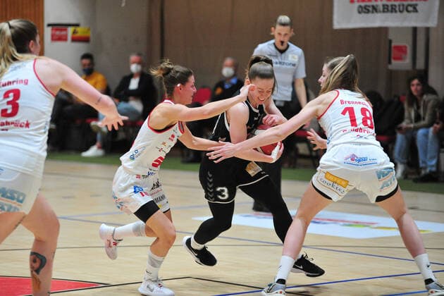Basketball DBBL Play GiroLive Panthers Osnabrück Rheinland Lions on 16 04 2022 at the home of panthers in Osnabrück Jienke de Leyn Cologne in a duel with Jenny Strozyk Osnabrück BK