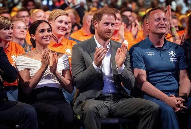Bilder des Jahres 2022, Sport 04 April Sport Themen der Woche KW15 Sport Bilder des Tages Invictus Games in Den Haag, Eröffnungsfeier THE HAGUE - The Duke and Duchess of Sussex, Prince Harry and his wife, Meghan Markle, at the opening ceremony of the Invictus Games, an international sporting event for servicemen and veterans who have been psychologically or physically injured in their military service. ANP POOL MISHA SHOEMAKER Invictus Games 2020 - Opening Ceremony 2022 xVIxANPxSportx xxANPxIVx *** THE HAGUE The Duke and Duchess of Sussex, Prince Harry and his wife, Meghan Markle, at the opening ceremony of the Invictus Games, an international sporting event for servicemen and veterans who have been psychologically or physically injured in their military service ANP POOL MISHA SHOEMAKER Invictus Games 2020 Opening Ceremony 2022 xVIxANPxSportx xxANPxIVx 447189462 originalFilename: 447189462.jpg