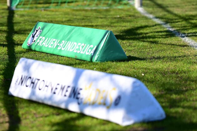Soccer I Women I Season 2021 2022 I 2 Women Bundesliga I 20 Matchday I SV Henstedt Ulzburg SV 07 Elversberg I 17 04 2022 symbol, symbol photo, symbol image, symbol, image symbol, representation, sign, not without my girls, DFB, women, soccer, soccer, poster, stand, not, without, my, girls, women, Bundesliga, women, Bundesliga, Henstedt Ulzburg Schäferkampsweg Schleswig Holstein Germany Copyright: xLobeca FelixxSchlikisx