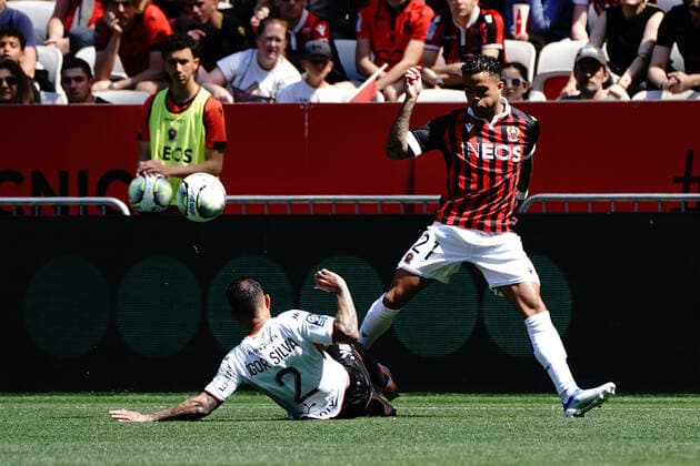 Justin Kluivert (OGC Nice) - Igor Silva de Almeida (Lorient) FOOTBALL : OGC Nice vs Lorient - Ligue 1 Uber Eats - Nice - 17 04 2022 NorbertScanella Panoramic 