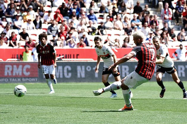 Penalty - Andy Delort (OGC Nice) FOOTBALL : OGC Nice vs Lorient - Ligue 1 Uber Eats - Nice - 17 04 2022 NorbertScanella Panoramic 