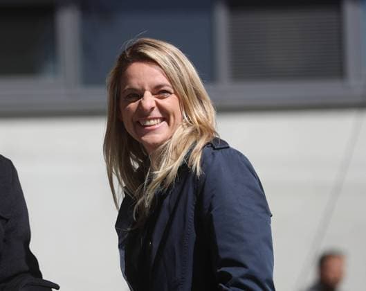 Munich, Germany 17 April 2022 football, DFB Cup, semifinal 2021 2022, FC Bayern Munich VFL Wolfsburg, Campus Nia Künzer, TV expert, laugh, laugh, grin DFB regulations prohibit any use of photographs as image sequences and or quasi video