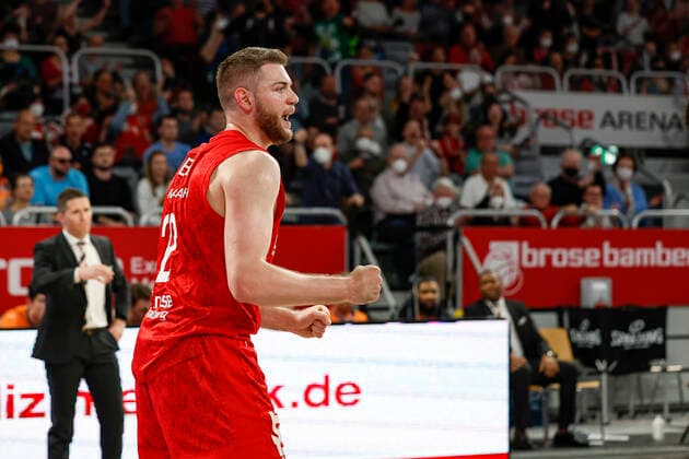 Cheers Martinas give Brose Bamberg, 22 Brose Bamberg ratiopharm Ulm easyCredit BBL Basketball Bundesliga season 2021 22 matchday 31, 17 04 2022 Bamberg, Brose Arena Photo Daniel Löb Loeb Copyright: DanielxLöb
