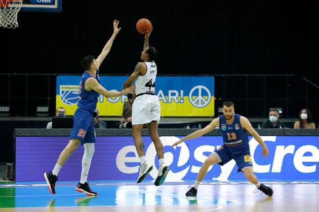 17 04 2022, easyCredit Basketball Bundesliga, BBL, season 2021 2022, men, Syntainics MBC Chemnitz Niners Darion Atkins, Niners Chemnitz Leipzig QUARTERBACK Real Estate ARENA Saxony Germany