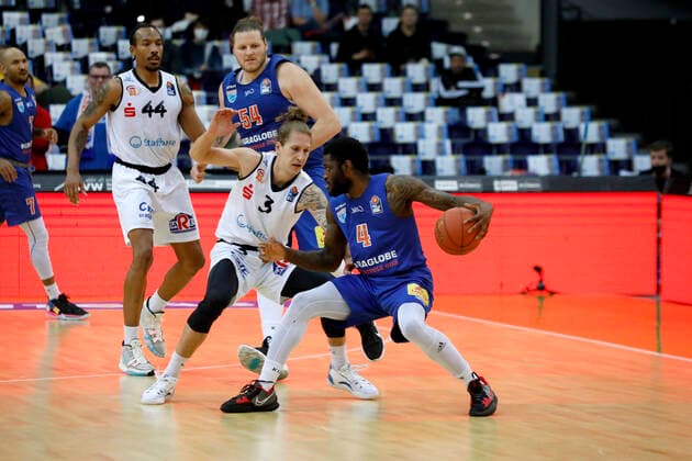 17 04 2022, easyCredit Basketball Bundesliga, BBL, season 2021 2022, men, Syntainics MBC Chemnitz Niners Albert Jay English, Syntainics MBC, Malte Ziegenhagen, Niners Chemnitz Leipzig QUARTERBACK Real Estate ARENA Saxony Germany
