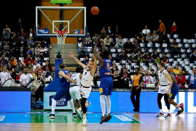 17 04 2022, easyCredit Basketball Bundesliga, BBL, season 2021 2022, men, Syntainics MBC Chemnitz Niners Albert Jay English, Syntainics MBC Leipzig QUARTERBACK real estate ARENA Saxony Germany