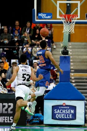 17 04 2022, easyCredit Basketball Bundesliga, BBL, season 2021 2022, men, Syntainics MBC Chemnitz Niners Jamel Morris, Syntainics MBC Leipzig QUARTERBACK Real Estate ARENA Saxony Germany