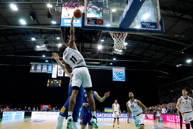 17 04 2022, easyCredit Basketball Bundesliga, BBL, season 2021 2022, men, Syntainics MBC Chemnitz Niners Isiaha Mike, Niners Chemnitz Leipzig QUARTERBACK Real Estate ARENA Saxony Germany