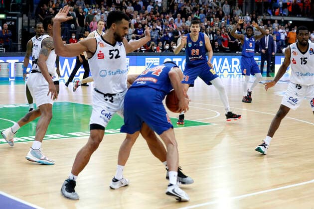 17 04 2022, easyCredit Basketball Bundesliga, BBL, season 2021 2022, men, Syntainics MBC Chemnitz Niners Nikola Rebic, Syntainics MBC, Trent Lockett, Niners Chemnitz Leipzig QUARTERBACK Real Estate ARENA Saxony Germany