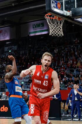 Front Christian Sengfelder Brose Bamberg, 43 Brose Bamberg ratiopharm Ulm easyCredit BBL Basketball Bundesliga Season 2021 22 Matchday 31, 17 04 2022 Bamberg, Brose Arena Photo Daniel Löb Loeb Copyright: DanielxLöb
