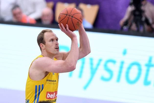 Luke Simka Alba Berlin at the throw , Basketball, Bundesliga, BBL, BG Goettingen Alba Berlin, 17 04 2022, BG Goettingen Alba Berlin, Basketball, Bundesliga, GER, BBL, 17 04 2022 Goettingen Copyright: xEibner-Pressefotox-xRolandxSippelx