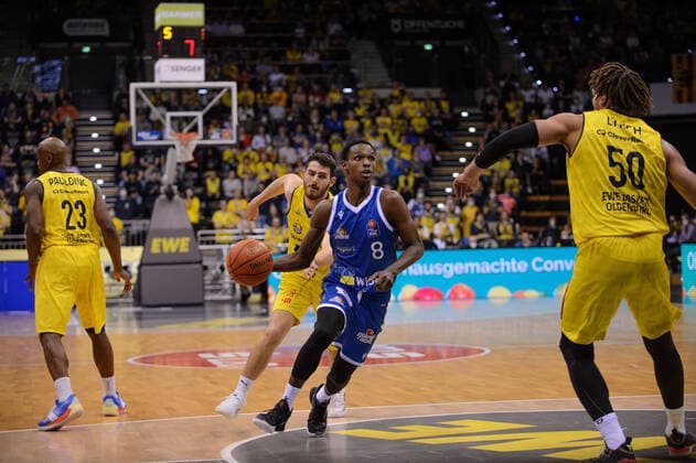 Brancou Badio 8 Fraport Skyliners vs Sebastian Herrera 7 EWE Baskets Oldenburg during the game EWE Baskets Oldenburg vs Fraport Skyliners Frankfurt Basketball, BBL, 2021 2022 season, 31 match day, 18 04 2022 Copyright xErikxHillmer EIBNERx EP EHR EWE Baskets Oldenburg vs Fraport Skyliners Frankfurt Basketball, BBL, 2021 2022 season, 31 match day, 18 04 2022 Oldenburg Copyright: xErikxHillmer EIBNERx EP_EHR