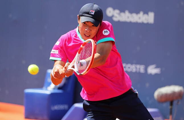 Barcelona Open Banc Sabadell Brandon Nakashima during the match against Nicolas Alvarez Varona, corresponding to the Barcelona Open Banc Sabadell tennis tournament, 69th Conde de Godo Trophy, in Barcelona, on 18th April 2022. Barcelona Barcelona Spain  Copyright: xUrbanandsportx originalFilename:urbanandsport-barcelon220418_npi2y.jpg