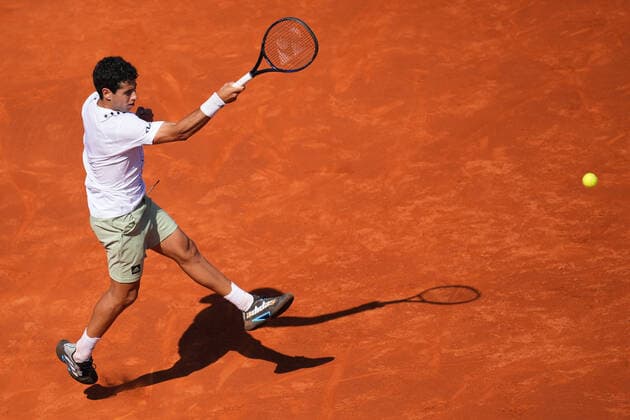 ESP: Barcelona Open Banc, Conde de Godo Trophy Jaume Munarduring the match of Barcelona Open Banc Sabadell, Conde de Godo Trophy played at Real Club de Tenis Barccelona on April 18, 2022 in Barcelona, Spain. kpmg Copyright: xBaguxBlancox xxPRESSINPHOTOx PS_220418_862