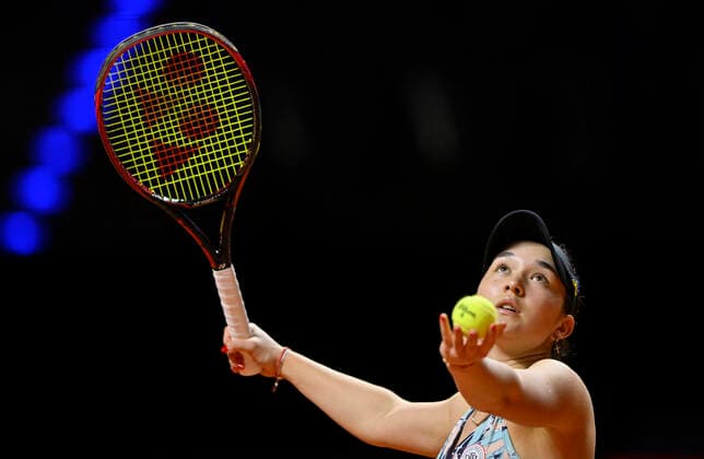 Eva Lys GER action serve action tennis ladies Porsche Cup Porsche Tennis Grand Prix GP Stuttgart 2022 Porsche Arena 19 04 2022 DFL REGULATES PROHIBIT ANY USE OF PHOTOGRAPHS AS IMAGE SEQUENCES AND OR QUASI VIDEO Porsche Tennis Grand Prix GP Stuttgart 2022
