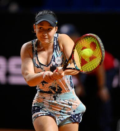 Eva Lys GER Action Tennis Women Porsche Cup Porsche Tennis Grand Prix GP Stuttgart 2022 Porsche Arena 19 04 2022 DFL REGULATIONS PROHIBIT ANY USE OF PHOTOGRAPHS AS IMAGE SEQUENCES AND OR QUASI VIDEO Porsche Tennis Grand Prix GP Stuttgart 2022