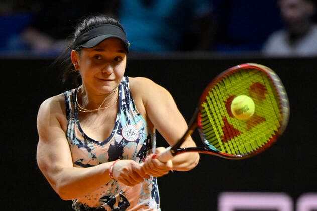 Eva Lys GER Action Tennis Women Porsche Cup Porsche Tennis Grand Prix GP Stuttgart 2022 Porsche Arena 19 04 2022 DFL REGULATIONS PROHIBIT ANY USE OF PHOTOGRAPHS AS IMAGE SEQUENCES AND OR QUASI VIDEO Porsche Tennis Grand Prix GP Stuttgart 2022