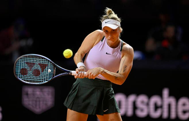 Marketa Vondrousova CZE Action Tennis Women Porsche Cup Porsche Tennis Grand Prix GP Stuttgart 2022 Porsche Arena 19 04 2022 DFL REGULATIONS PROHIBIT ANY USE OF PHOTOGRAPHS AS IMAGE SEQUENCES AND OR QUASI VIDEO Porsche Tennis Grand Prix GP Stuttgart 2022