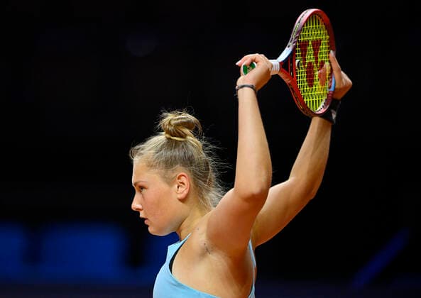 Nastasja Schunk GER Action Aufwaermen Training Tennis Women Porsche Cup Porsche Tennis Grand Prix GP Stuttgart 2022 Porsche Arena 19 04 2022 DFL REGULATIONS PROHIBIT ANY USE OF PHOTOGRAPHS AS IMAGE SEQUENCES AND OR QUASI VIDEO Porsche Tennis Grand Prix GP Stuttgart 2022