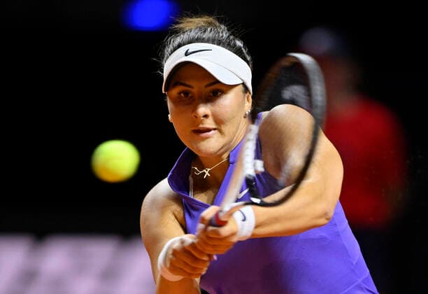 Bianca Andreescu CAN Action Tennis Women Porsche Cup Porsche Tennis Grand Prix GP Stuttgart 2022 Porsche Arena 19 04 2022 DFL REGULATES PROHIBIT ANY USE OF PHOTOGRAPHS AS IMAGE SEQUENCES AND OR QUASI VIDEO Porsche Tennis Grand Prix GP Stuttgart 2022