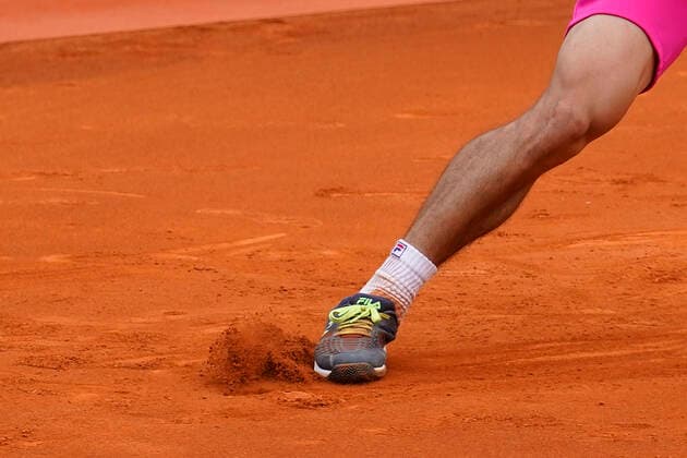 ESP: Barcelona Open Banc, Conde de Godo Trophy Mackenzie McDonald legduring the match of Barcelona Open Banc Sabadell, Conde de Godo Trophy played at Real Club de Tenis Barccelona on April 19, 2022 in Barcelona, Spain. kpng Copyright: xIrinaxRenex xxPRESSINPHOTOx IR_220419_332