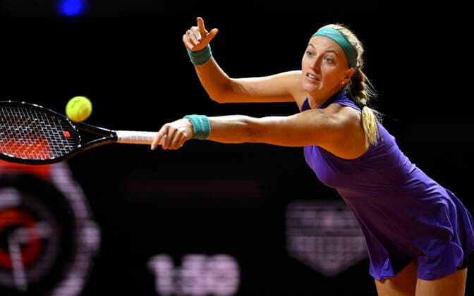 Petra Kvitova CZE Action Tennis Women Porsche Cup Porsche Tennis Grand Prix GP Stuttgart 2022 Porsche Arena 20 04 2022 DFL REGULATES PROHIBIT ANY USE OF PHOTOGRAPHS AS IMAGE SEQUENCES AND OR QUASI VIDEO Porsche Tennis Grand Prix GP Stuttgart 2022