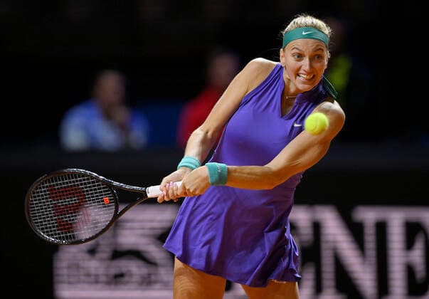 Petra Kvitova CZE Action Tennis Women Porsche Cup Porsche Tennis Grand Prix GP Stuttgart 2022 Porsche Arena 20 04 2022 DFL REGULATES PROHIBIT ANY USE OF PHOTOGRAPHS AS IMAGE SEQUENCES AND OR QUASI VIDEO Porsche Tennis Grand Prix GP Stuttgart 2022