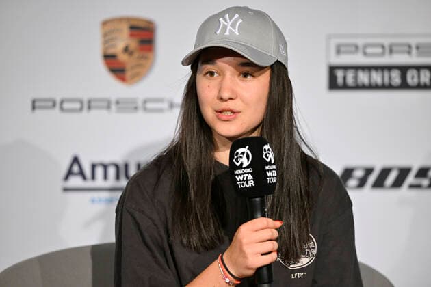 Eva Lys GER in interview microphone logo tennis ladies Porsche Cup Porsche Tennis Grand Prix GP Stuttgart 2022 Porsche Arena 20 04 2022 DFL REGULATES PROHIBIT ANY USE OF PHOTOGRAPHS AS IMAGE SEQUENCES AND OR QUASI VIDEO Porsche Tennis Grand Prix GP Stuttgart 2022