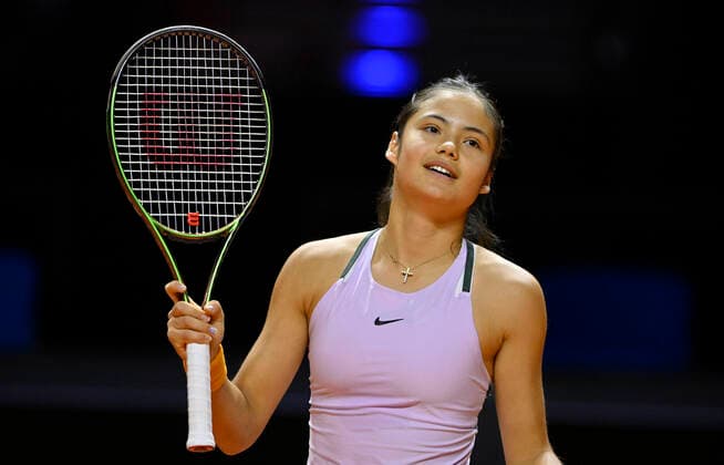 Elena Raducanu GBR jubilation joy emotion joy about match win tennis ladies Porsche Cup Porsche Tennis Grand Prix GP Stuttgart 2022 Porsche Arena 20 04 2022 DFL REGULATES PROHIBIT ANY USE OF PHOTOGRAPHS AS IMAGE SEQUENCES AND OR QUASI VIDEO Porsche Tennis Grand Prix GP Stuttgart 2022