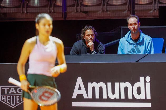 Stuttgart,Germany, 20th, April, 2022 British tennis player Emma Raducanuin coach Torben Beltz at the Porsche Tennis Grand Prix 2022 in Stuttgart on Wednesday 20 April 20212 Copyright: xJuergenxHasenkopfx